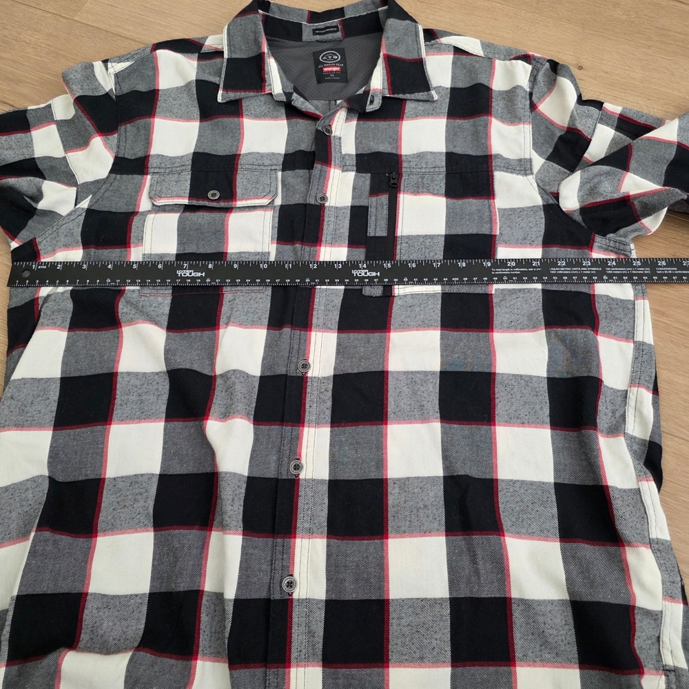 Wrangler Plaid Button Up Shirt ATG Men's XL Recycled Polyester Blend - Picture 6 of 8
